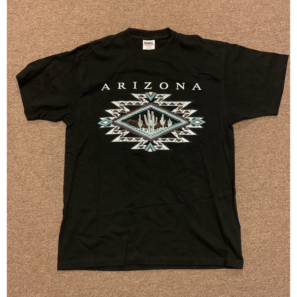 BNK Vintage Arizona Desert Native American Pattern Graphic Tshirt Men’s Large